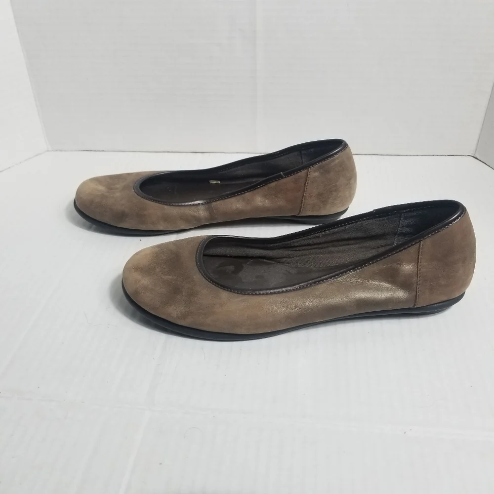 CLARKS CUSHION SOFT BROWN LEATHER UPPER FLATS SIZE 5.5